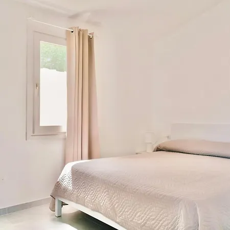 아파트호텔 Sea View - With Pool 3*